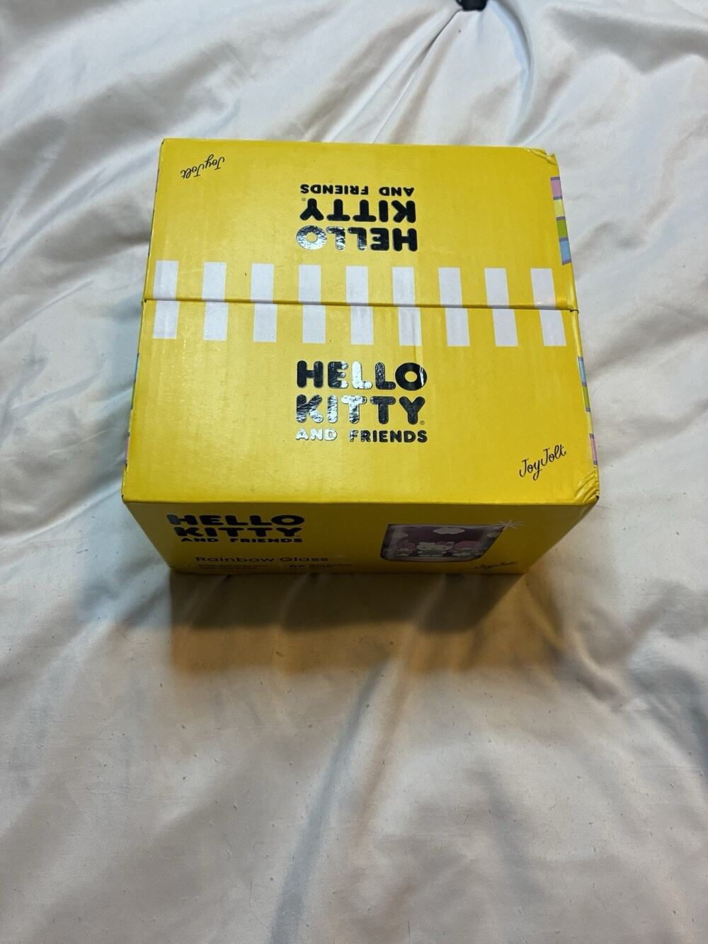 New In Box Hello Kitty Rainbow Drinking Glasses